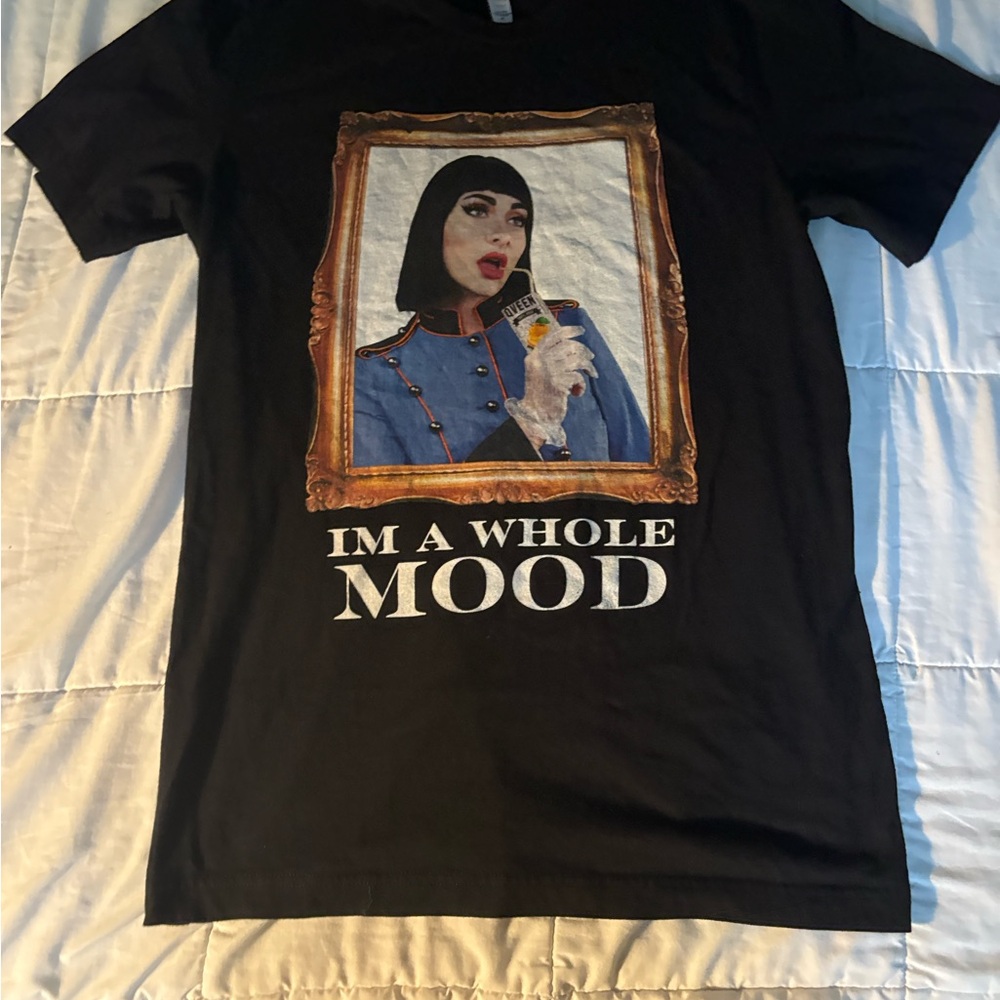 𝐐𝐕𝐄𝐄𝐍 HERBY DISCONTINUED RARE MERCH-Juice Tee-